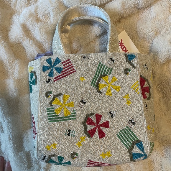 NWT Viral TikTok Beach Towel and Umbrella Tote Bag - Marshall’s + TJ Maxx - Picture 4 of 7